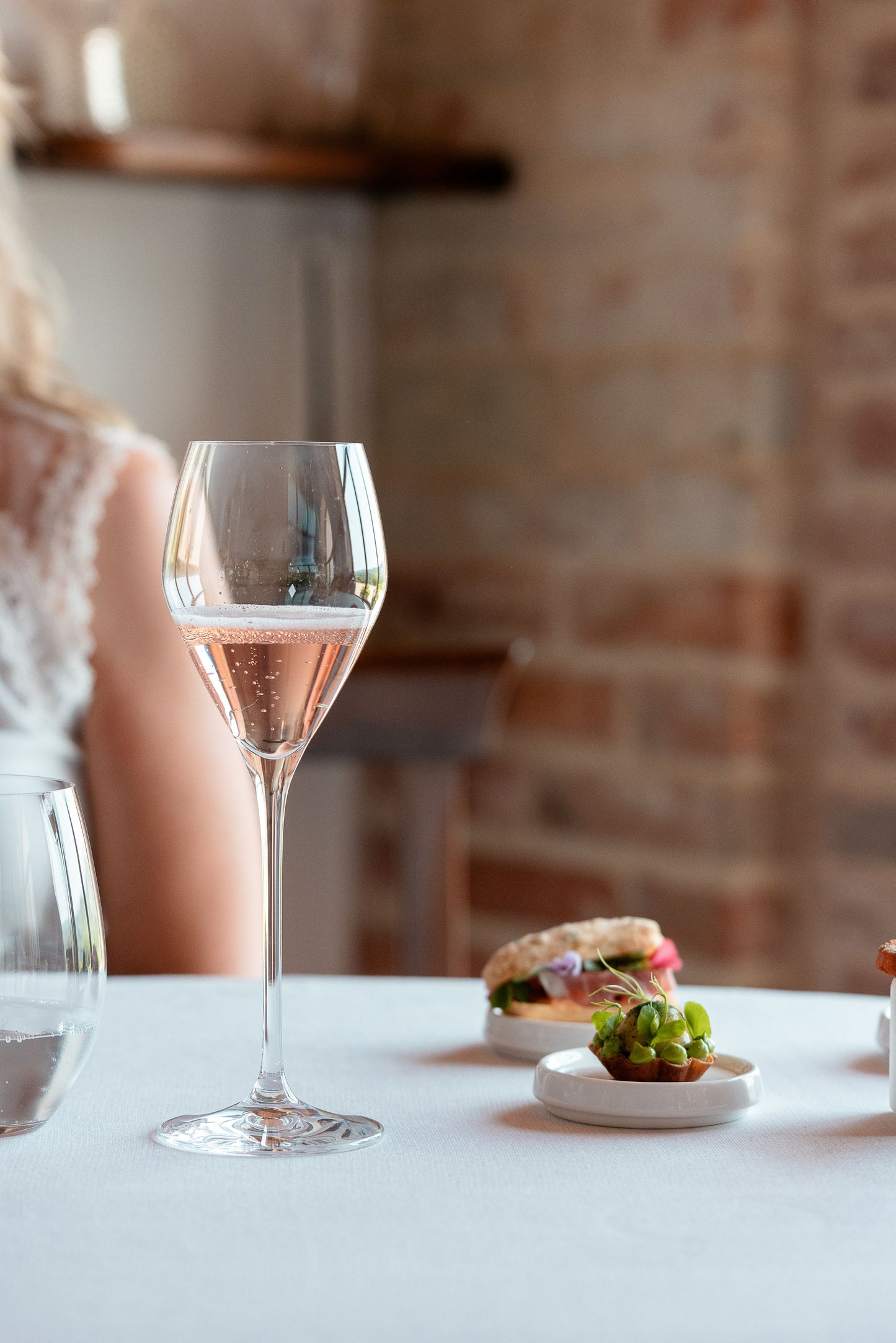 🥂 NOMORA N.2 – CUVÉE ROSÉ نبيذ فوار خالٍ من الكحول بنسبة ٠٫٠٪