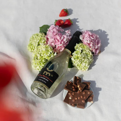 MODERATO° BLANC DE NOIR — cuvée révolutionnaire · fine bubbles